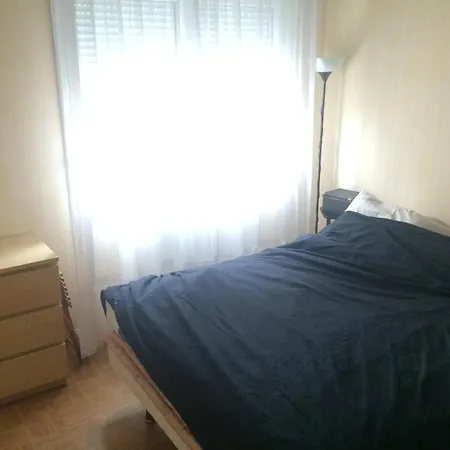 3 Persons Bright Secure Paris Summer Clichy
