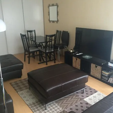3 Persons Bright Secure Paris Summer Clichy